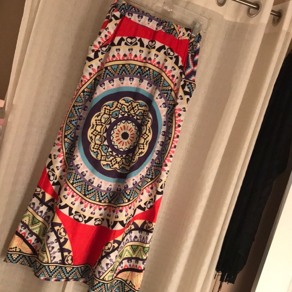 Maxi skirt with pockets